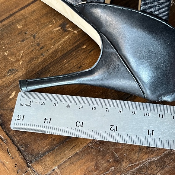 Ivanka Trump 8M gladiator style black & white leather heels with ankle bands. - Picture 15 of 16